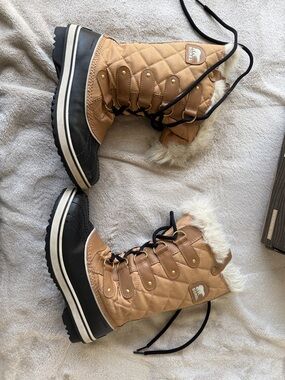 Sorel Quilted Tan and Black Lace-Up Faux-Fur Boots